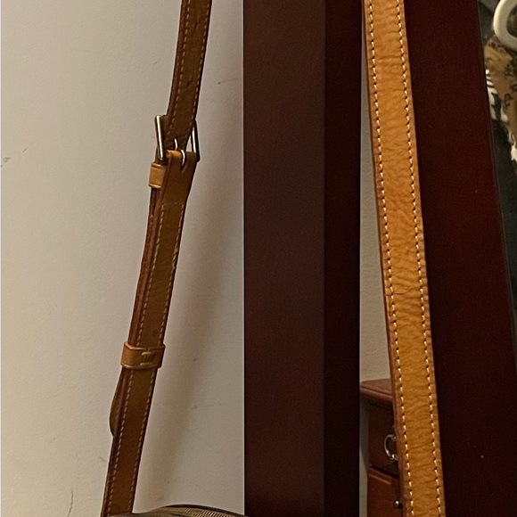 Lv Jeunfile Crossbody Bag - Picture 4 of 16